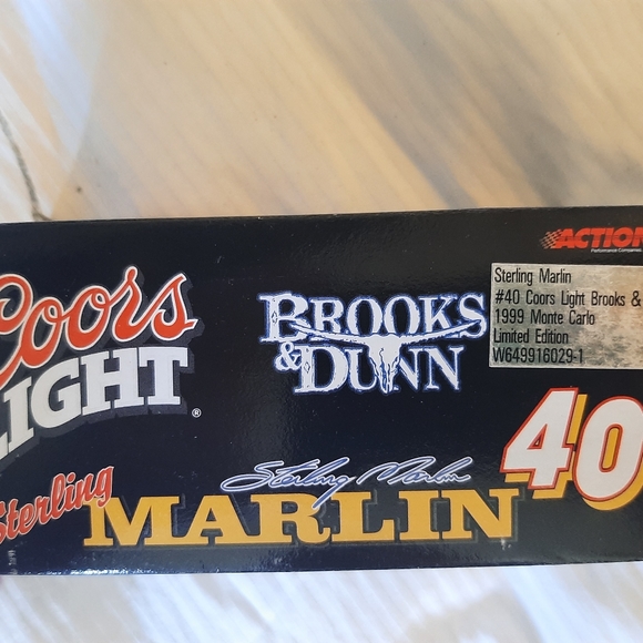 2000 Brooks & Dunn Sterling Marlin 40 Team Caliber Toy Car - Racing Champions - Picture 1 of 7